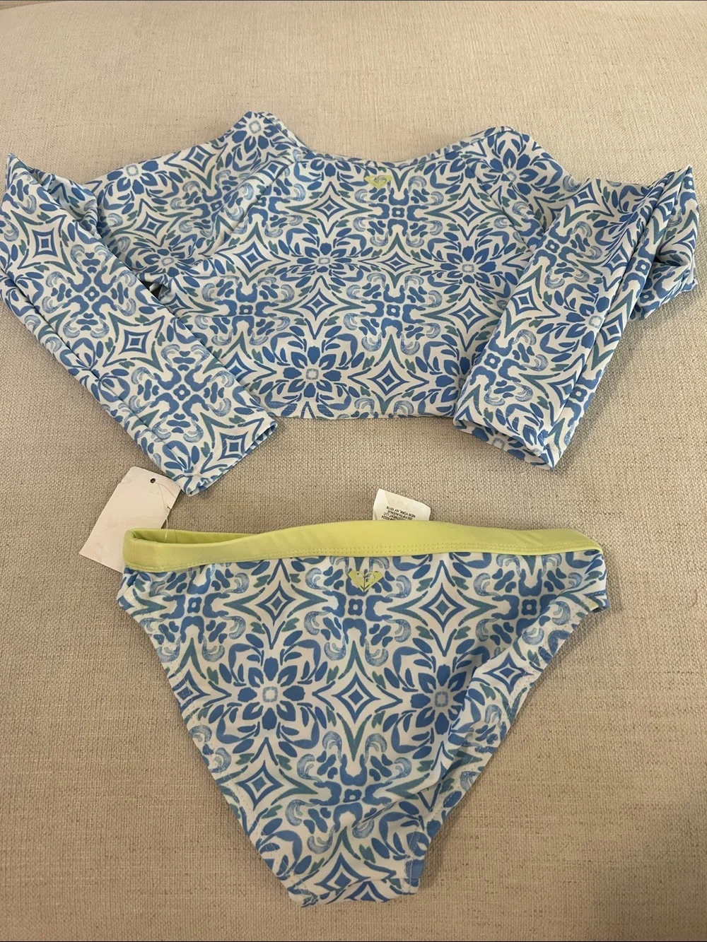 Roxy Girls Fresco Tile Crop Rashguard, 2-Piece Set, Blue, size 8, NWT